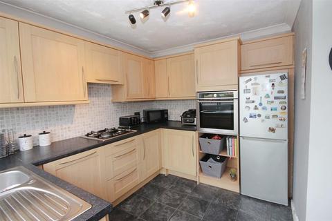 38 Arkle, Dosthill, Tamworth, B77 1NE