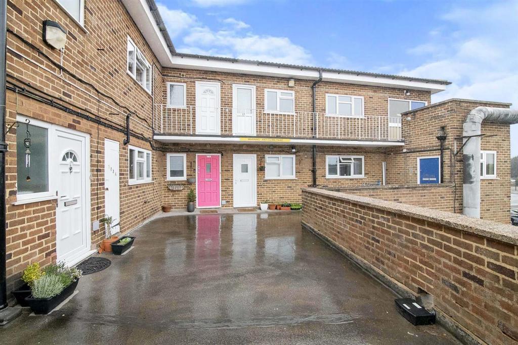 Ulleries Road, Solihull, West Midlands 1 bed flat £99,950