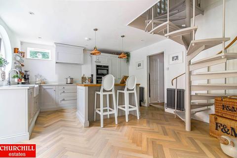 11 Pump Hill, Loughton, IG10 1RU