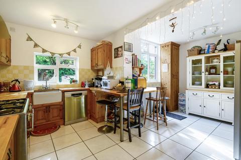 13 Byron Crescent, Bedford, MK40 2BD
