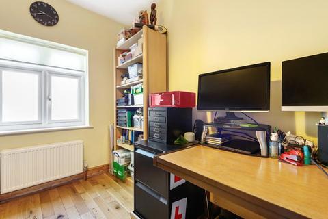 13 Byron Crescent, Bedford, MK40 2BD