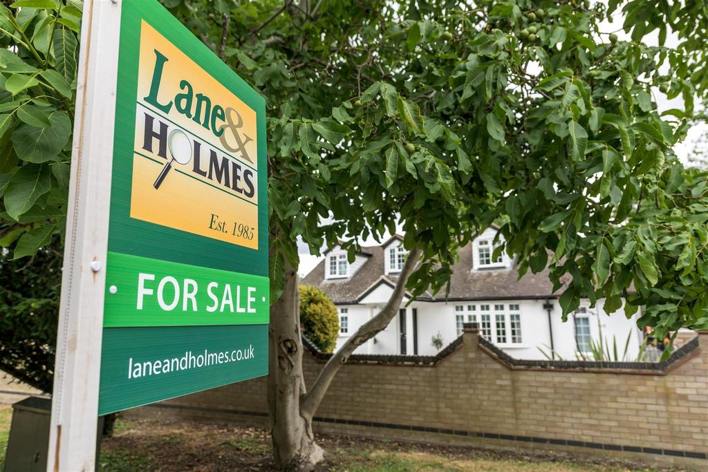 220722 - 10 Windmill Hill, Biddenham - 05.jpg