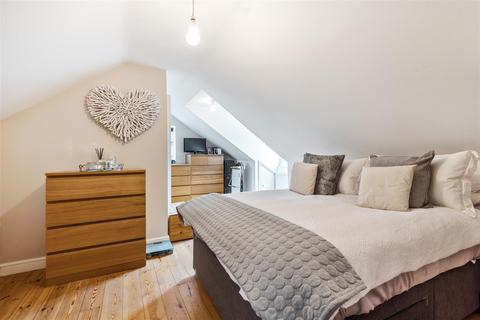 10 Windmill Hill, Biddenham, Bedford, MK40 4AG