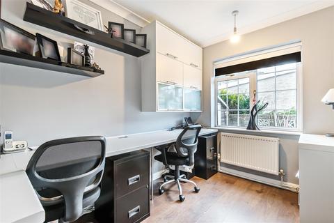 10 Windmill Hill, Biddenham, Bedford, MK40 4AG