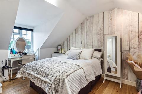 10 Windmill Hill, Biddenham, Bedford, MK40 4AG