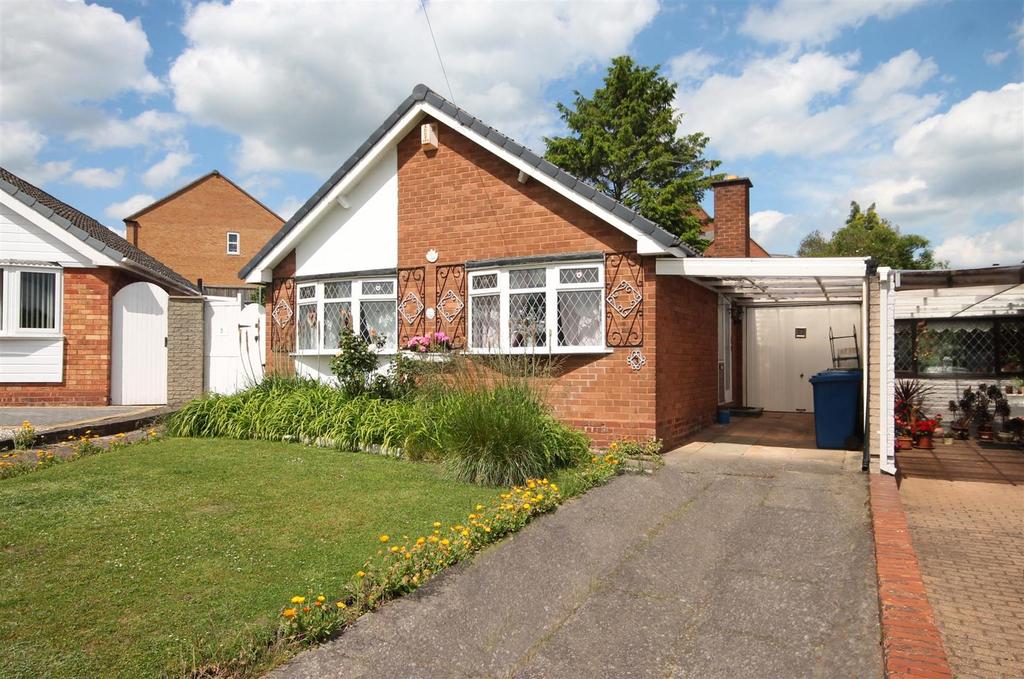 Highcliffe Road, Tamworth, Staffordshire 2 bed detached bungalow for