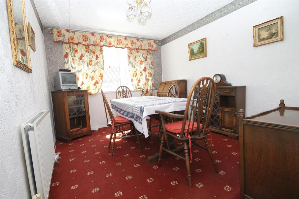 Highcliffe Road, Tamworth, Staffordshire 2 bed detached bungalow £265,000