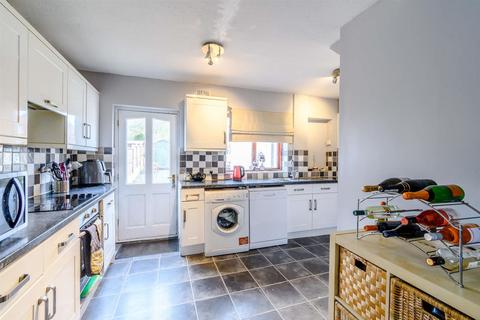4 Windmill Close, Lichfield, WS13 7HX