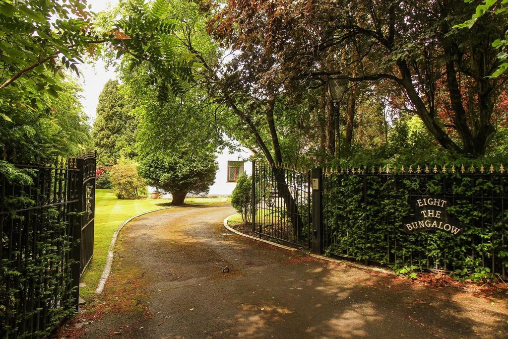 South Drive, Woolsington, Newcastle Upon Tyne 5 bed bungalow for sale