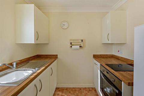 1 bedroom flat for sale - Homelodge House, Castle Dyke, Lichfield, Staffordshire