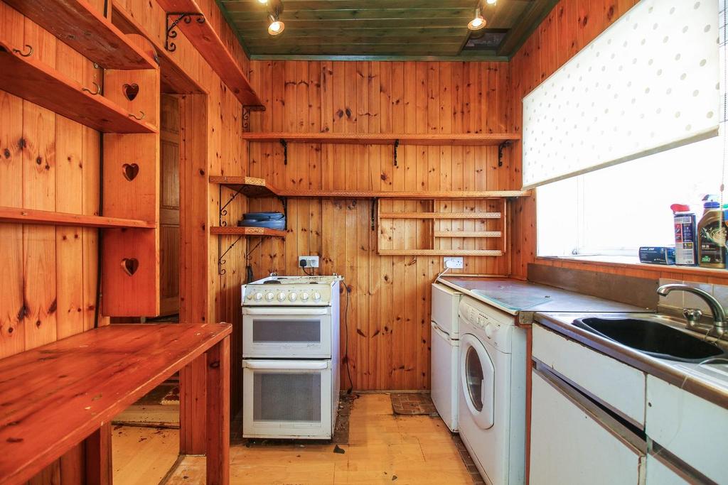 Cambridge Avenue, Whitley Bay 4 bed £160,000