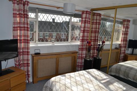 25 Manley Road, Lichfield, WS13 6TF