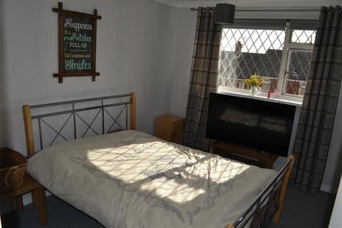 25 Manley Road, Lichfield, WS13 6TF