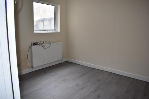 House share to rent - Newlyn Road, London N17