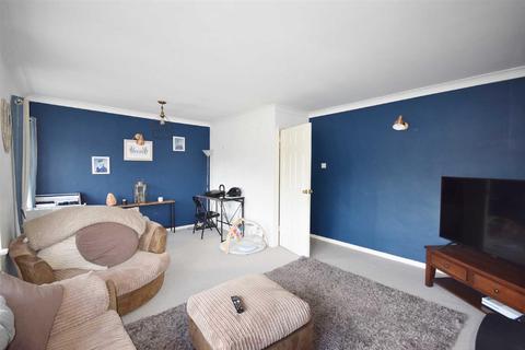 2 bedroom maisonette for sale - Talbot Road, Farnham
