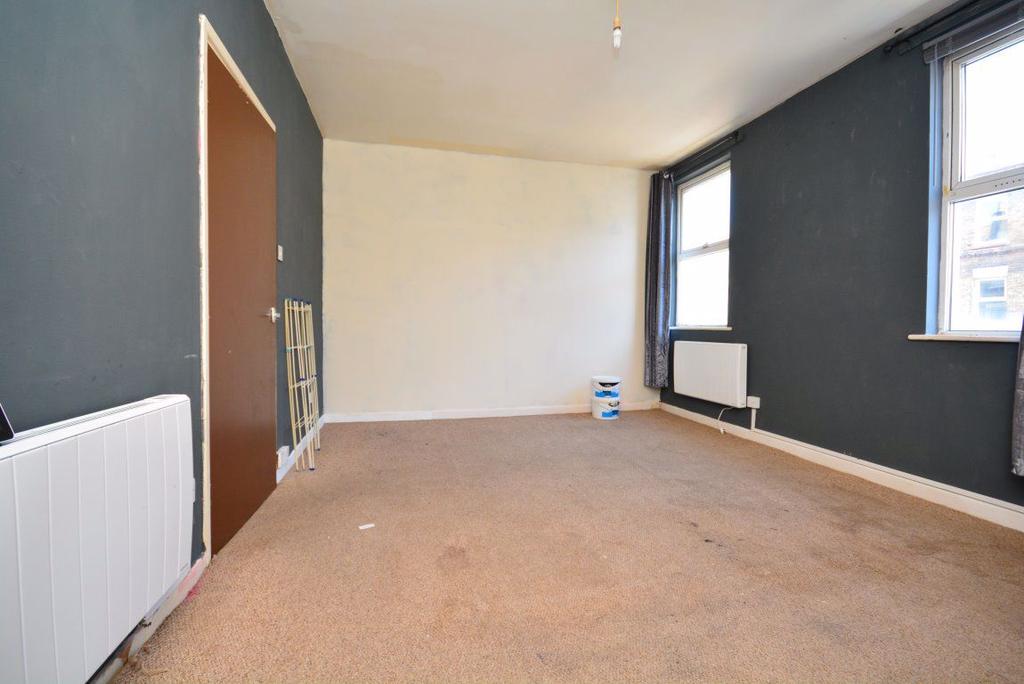 Oxford Street, Margate, CT9 1TD 1 bed flat £575 pcm (£133 pw)