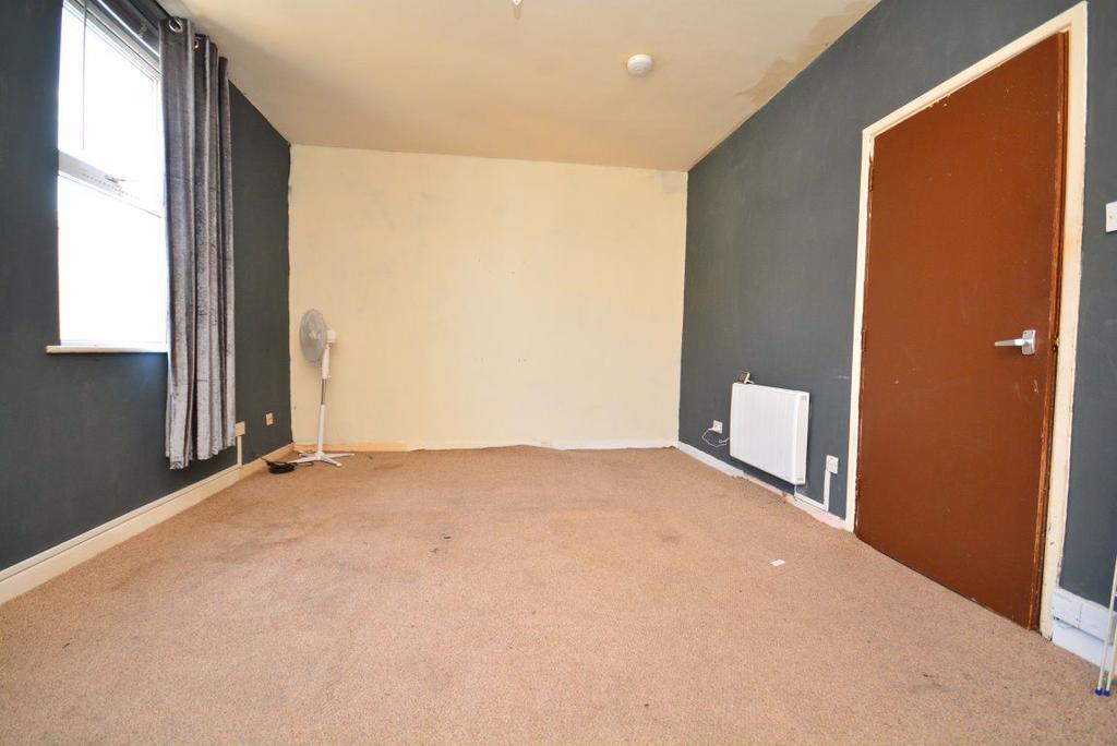 Oxford Street, Margate, CT9 1TD 1 bed flat £575 pcm (£133 pw)