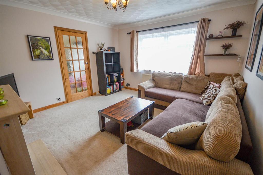 Bowden Wood Crescent, S9 3 bed semidetached house £850 pcm (£196 pw)