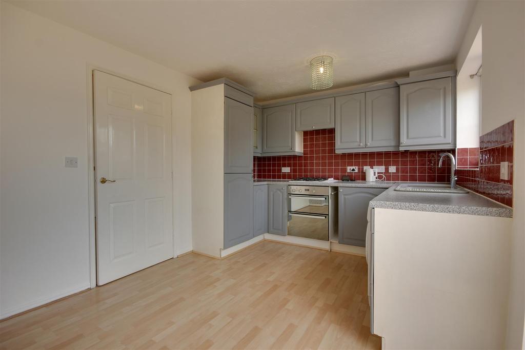 Trent Walk, Brough 3 bed end of terrace house £195,000