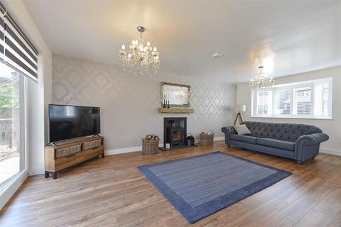 4 bedroom detached house for sale - Pyghtle Way, Northampton
