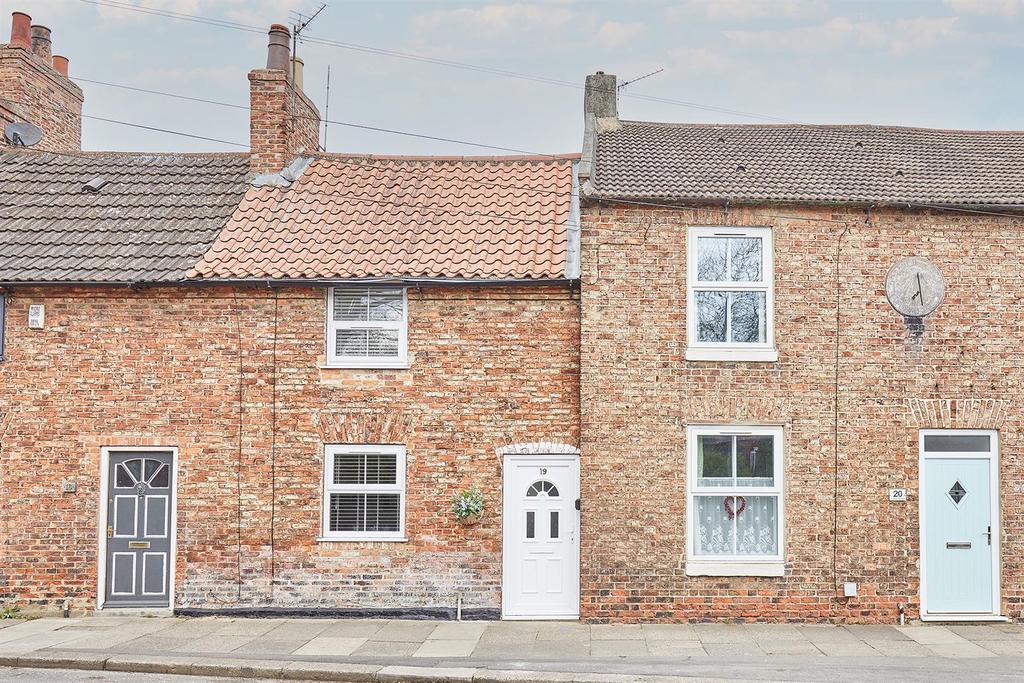 West End, Hurworth, Darlington 2 bed terraced house £200,000