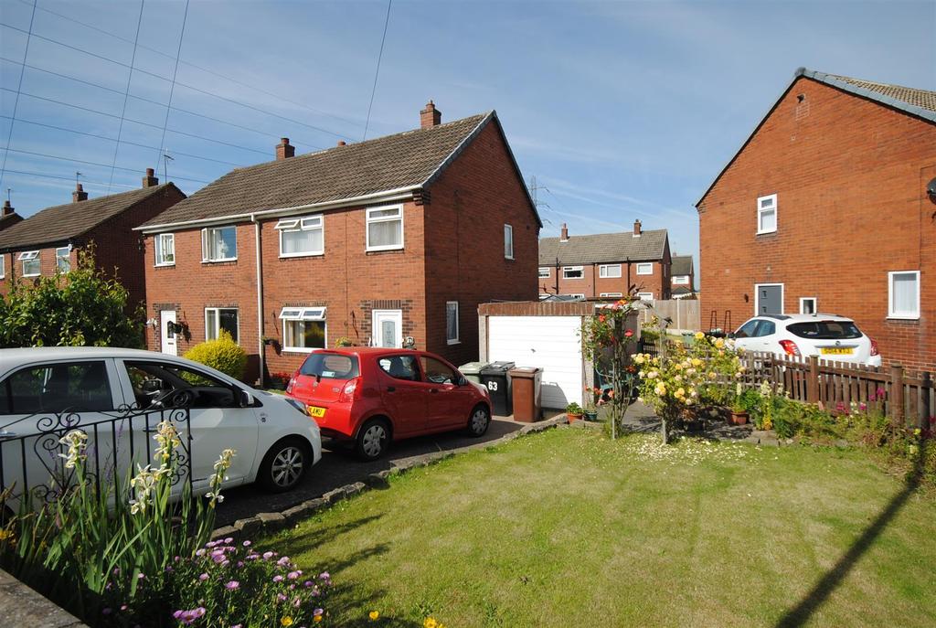 Astley Lane, Swillington, Leeds 3 bed semidetached house £185,000