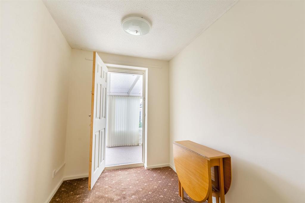 Dining Room/Bedroom 2
