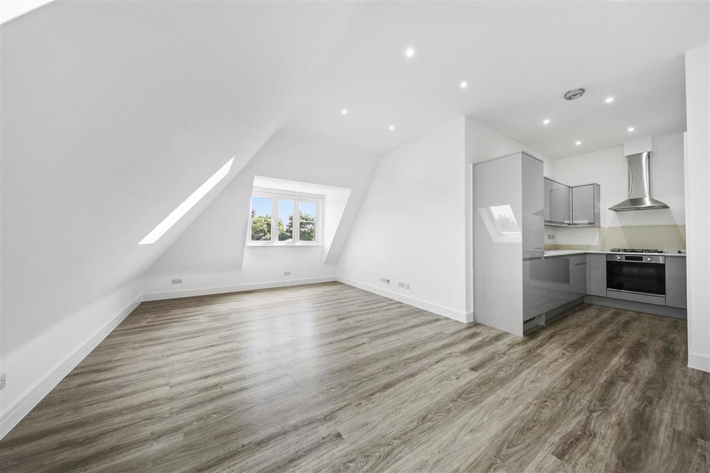 Tudor Gardens, Kingsbury, London 1 bed apartment £1,380 pcm (£318 pw)