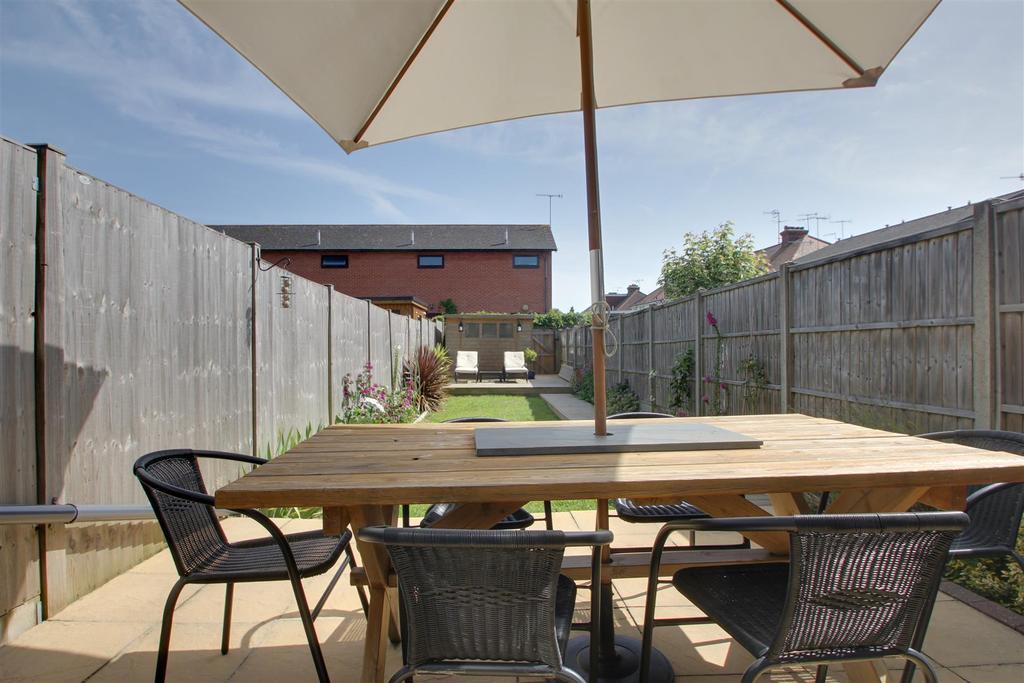 Leigh Road, Worthing 2 bed house £350,000