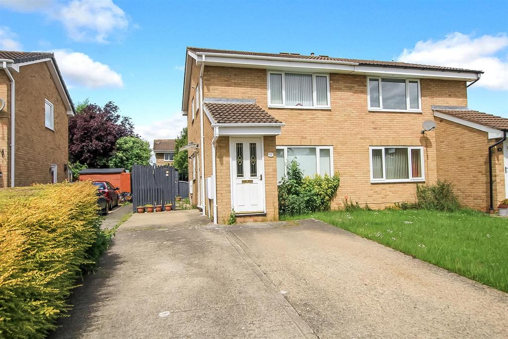 Farnham Close, Woodham 1 bed apartment for sale £65,000