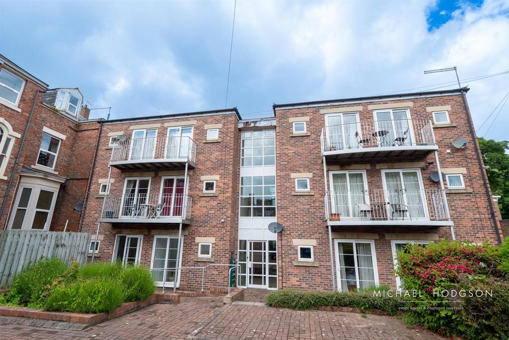 The Cloisters, Ashbrooke, Sunderland 2 bed apartment £600 pcm (£138 pw)