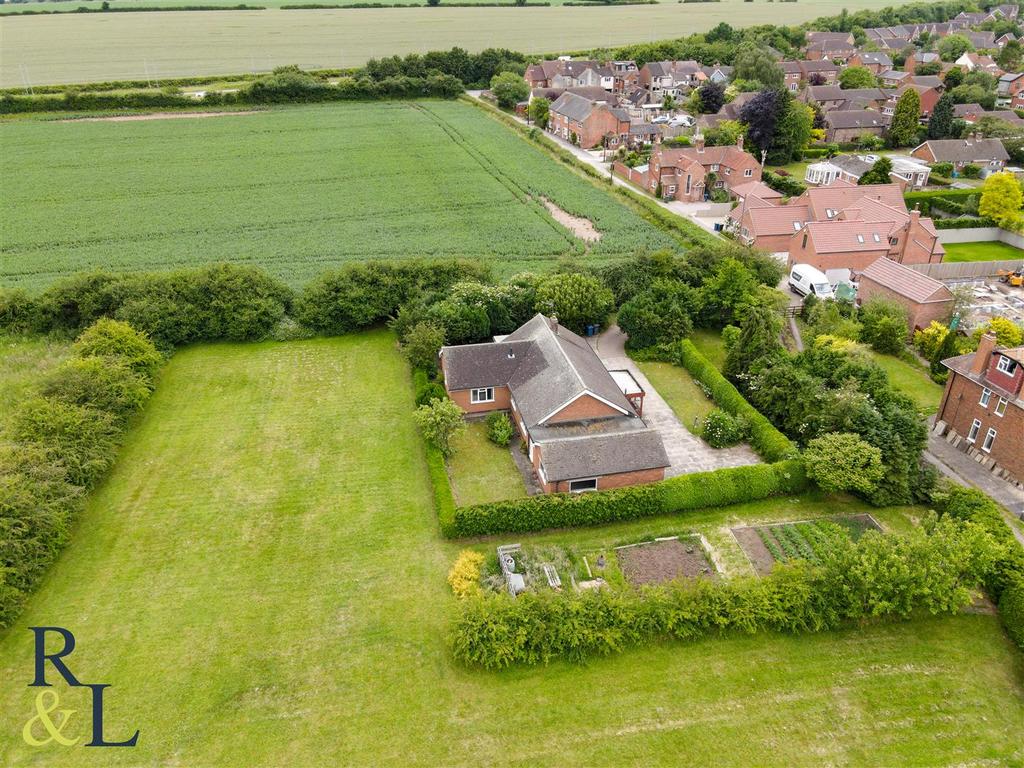 Derry Lane, Bingham, Nottingham 3 bed detached bungalow for sale £385,000