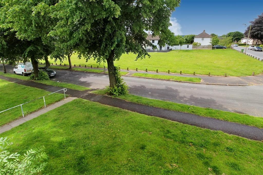 Daw Royds, Almondbury, Huddersfield, HD5 8SN 1 bed apartment for sale