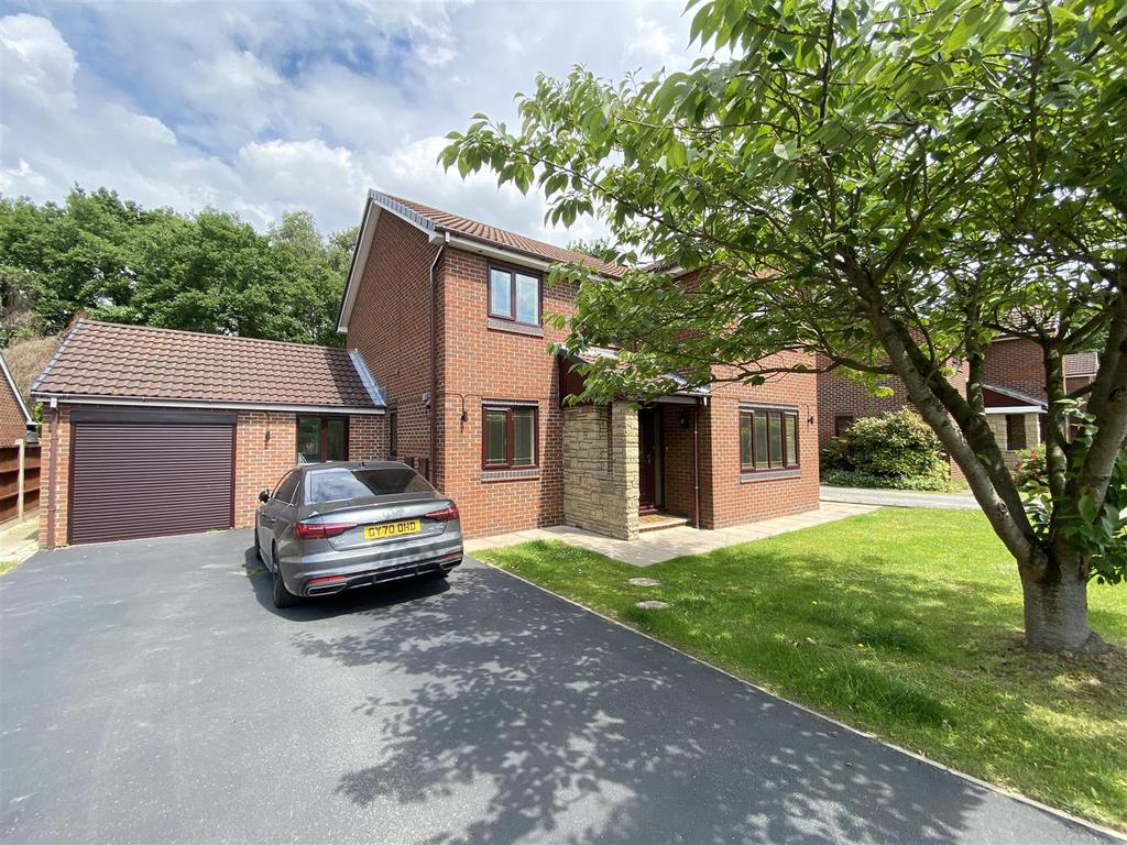 Hollin Close, Rossington, Doncaster 4 bed detached house £1,400 pcm
