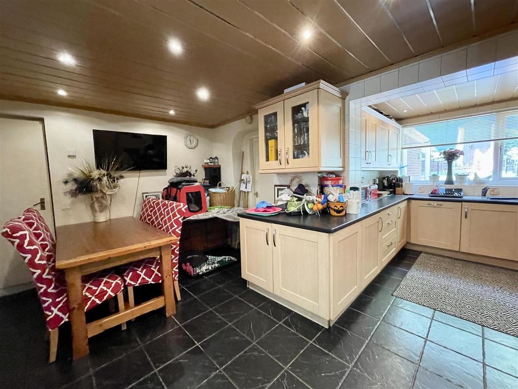 Sandringham Drive, Rowley Regis 3 bed detached house £350,000