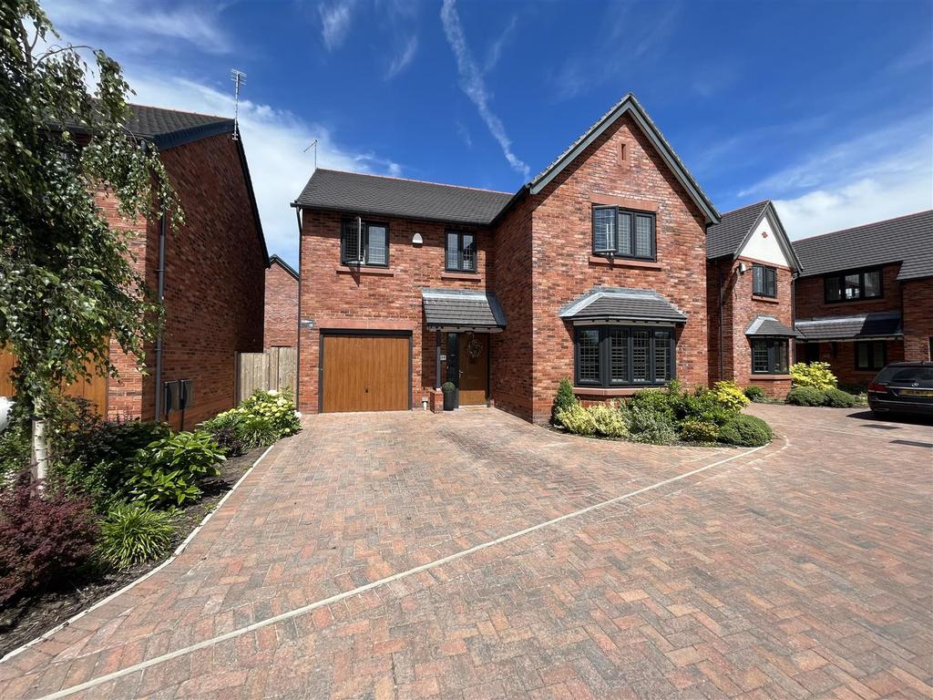 Moor Lane, Wilmslow 4 bed detached house for sale £775,000