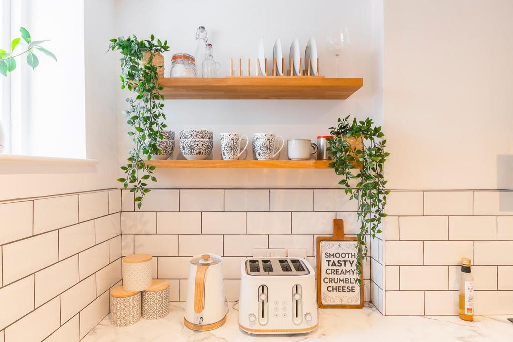 ENALEGAREPOOC80 - Kitchen A.jpg