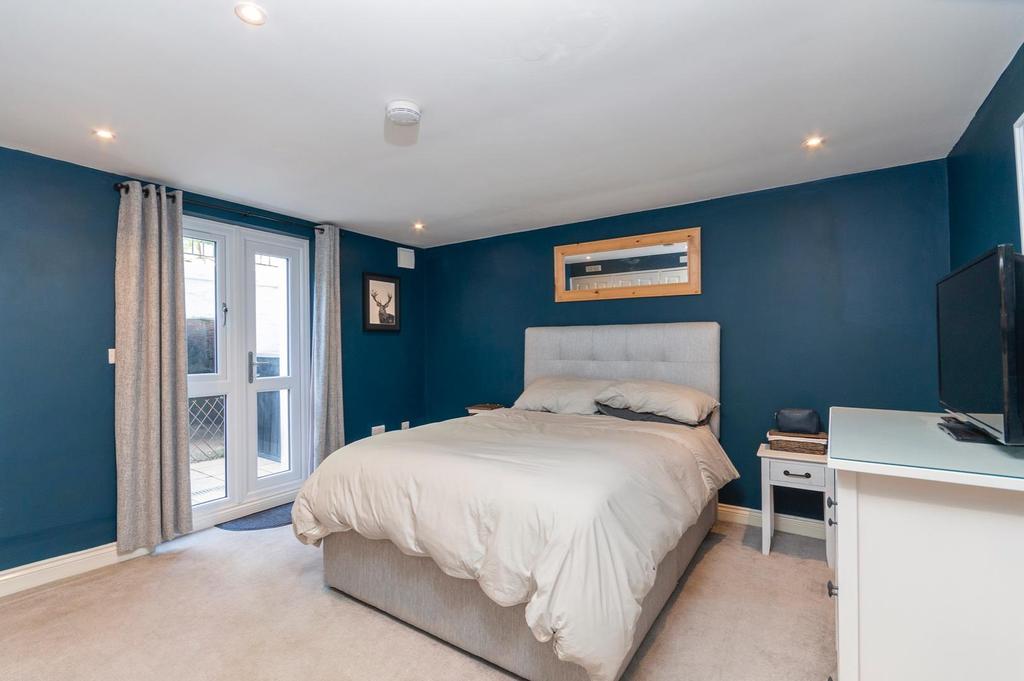 ENALEGAREPOOC80 - Bedroom F.jpg