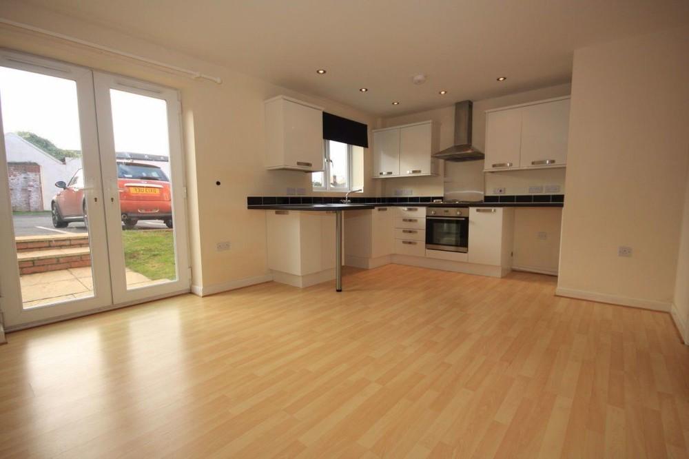 Victoria Court, Albert Terrace, Stafford, Staffordshire, ST16 3EW 2 bed apartment £550 pcm (£