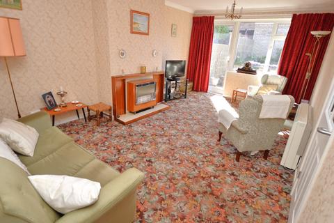 2 bedroom bungalow for sale - Geddington Close, Wigston, Leicestershire