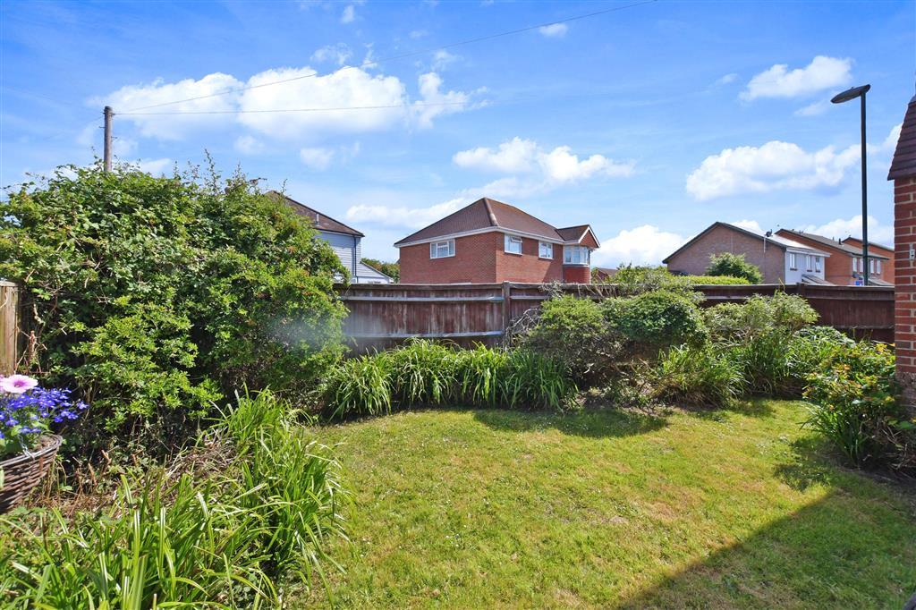 Mead Lane, Bognor Regis, West Sussex 3 bed link detached house £375,000