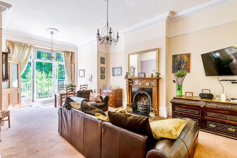 58b Thicket Road, London, SE20 8DR