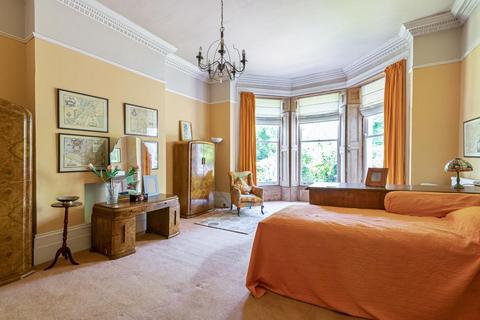 58b Thicket Road, London, SE20 8DR