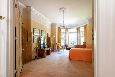 58b Thicket Road, London, SE20 8DR