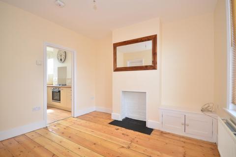 2 bedroom end of terrace house to rent - Park Road Ryde PO33