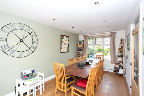 34 Richmond Gardens, Harrow, HA3 6AJ