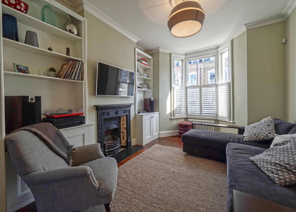 Aden Grove, N16 3 bed terraced house £3,750 pcm (£865 pw)