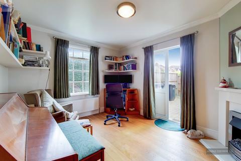 83 Green Dragon Lane, London, N21 2LB