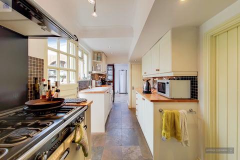 83 Green Dragon Lane, London, N21 2LB