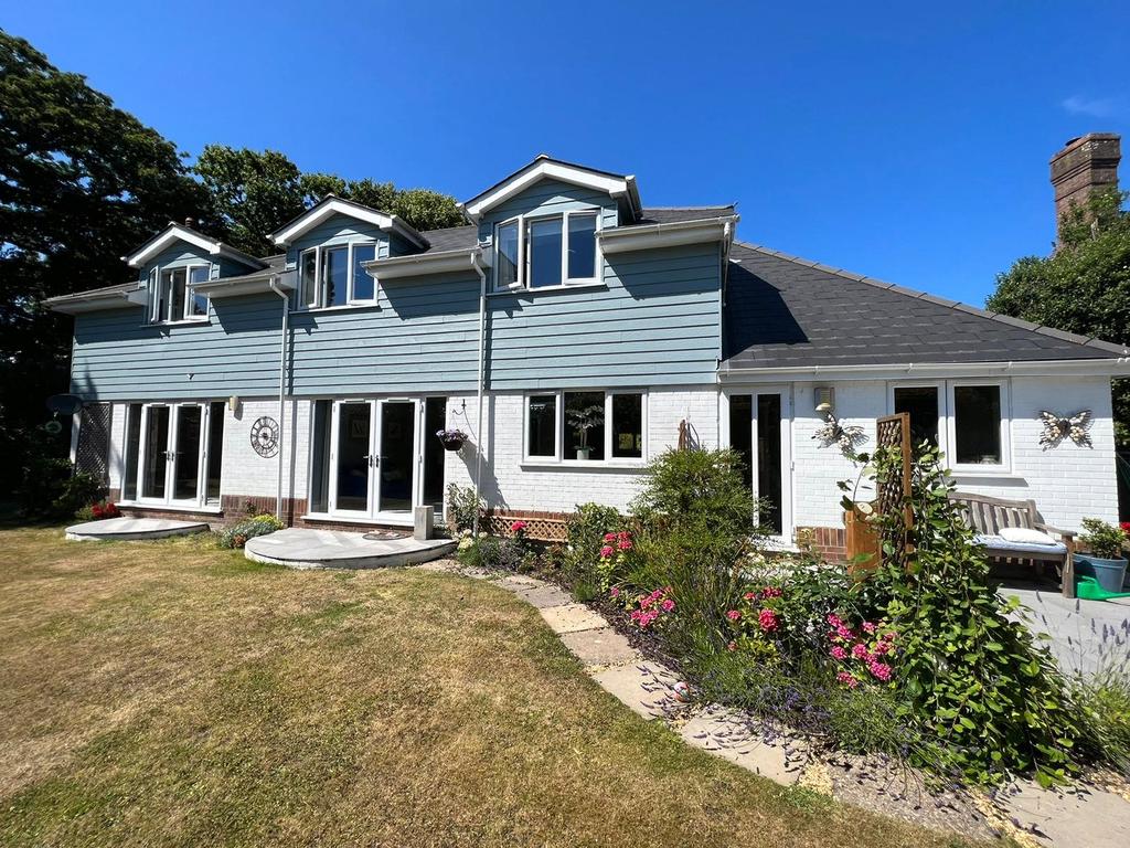 Barnes Lane, Milford on Sea, Lymington, Hampshire, SO41 4 bed detached